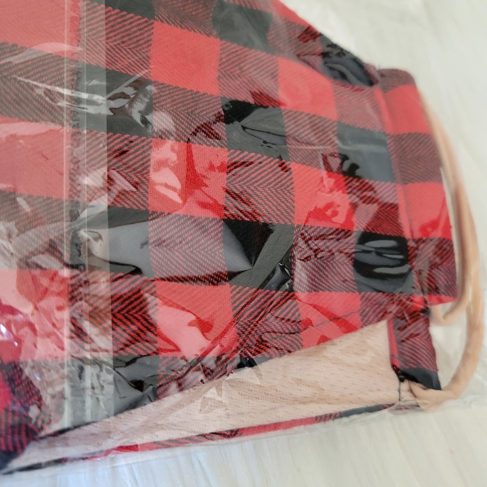 Red Checkered Face Mask - Picture 5 of 6